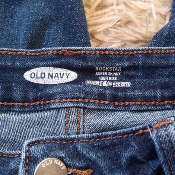 Old Navy Sz 4 Women's Jrs Rockstar Distressed High Rise Ankle Jeans - Picture 5 of 6